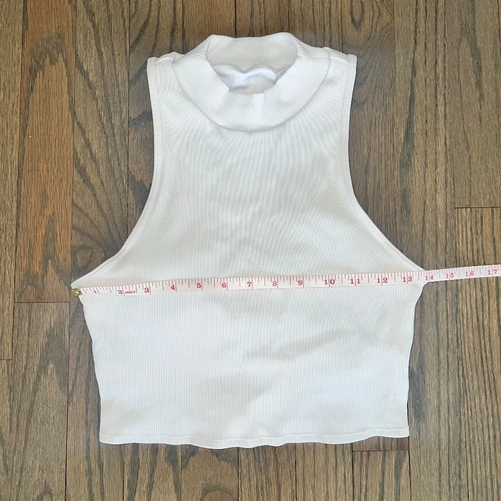 Alo Yoga Ribbed Cropped Dynamite Tank Open Back High Neck Size Large White - Picture 4 of 6